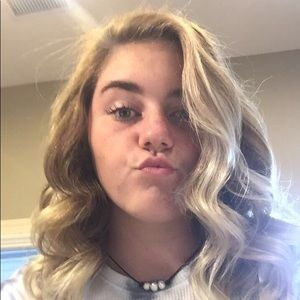 Meet your Posher, Lauren